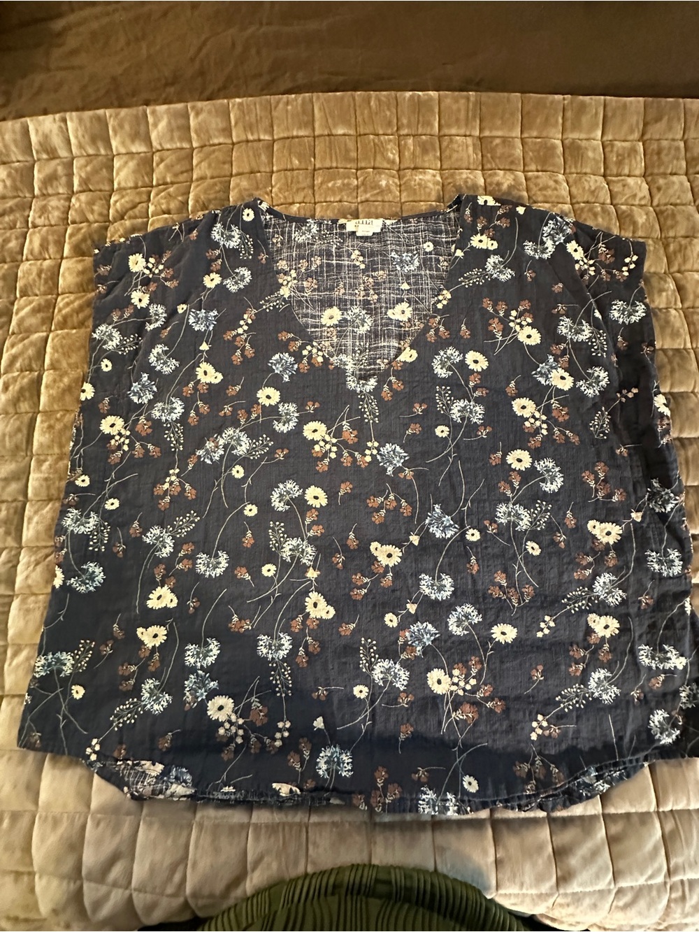 Women’s Dark Greyish blue Floral top